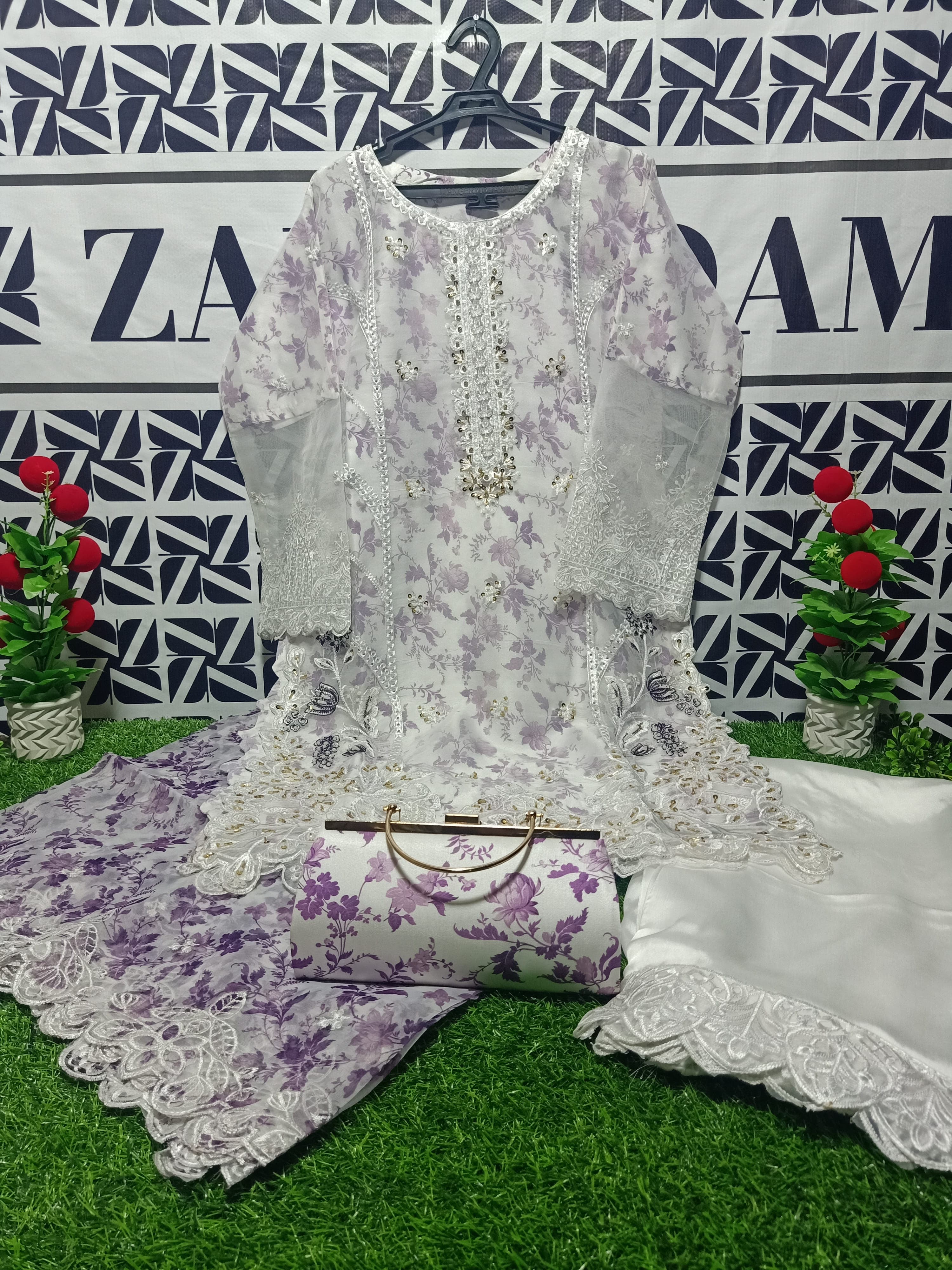 Pastel Botanical Print Elegance – Elegance Embroidery with Printed Shamooz Base 4-Piece Hand Work Suit with Matching Handbag